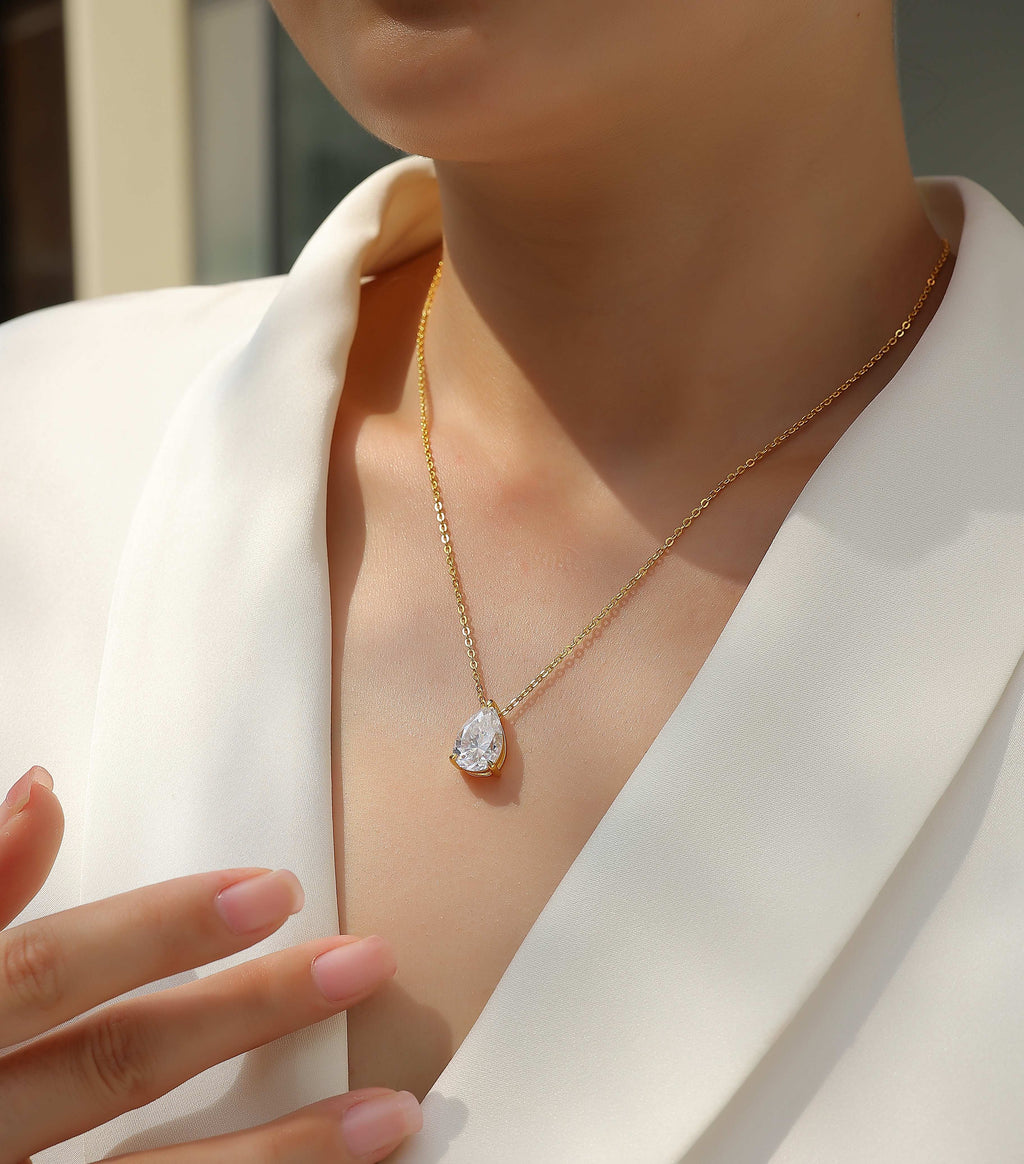 Vera Pear Cut Moissanite 24k Vermeil Necklace